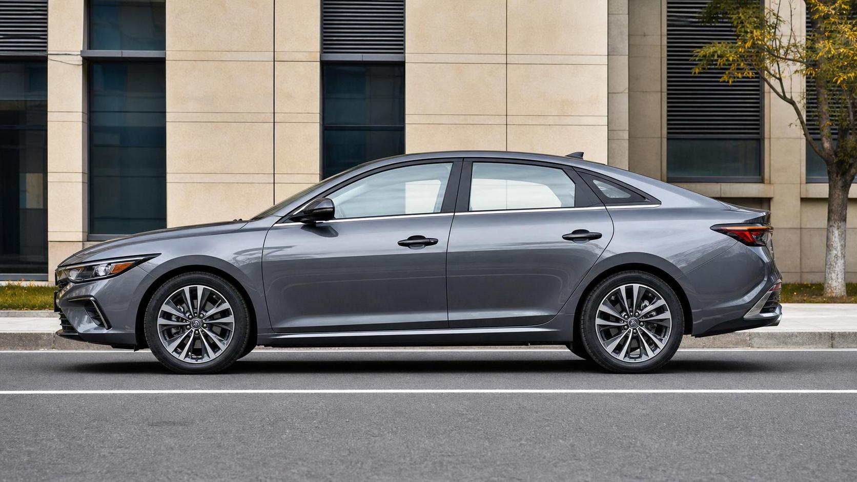 Silent Tires for Sedans: What Road Noise Ratings, Tread Design, and Comfort Features Matter