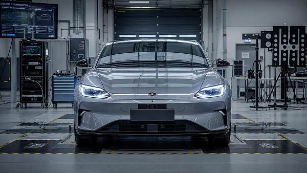 Automotive Optical Systems in Europe: Key Market Shifts and OEM Demand Signals