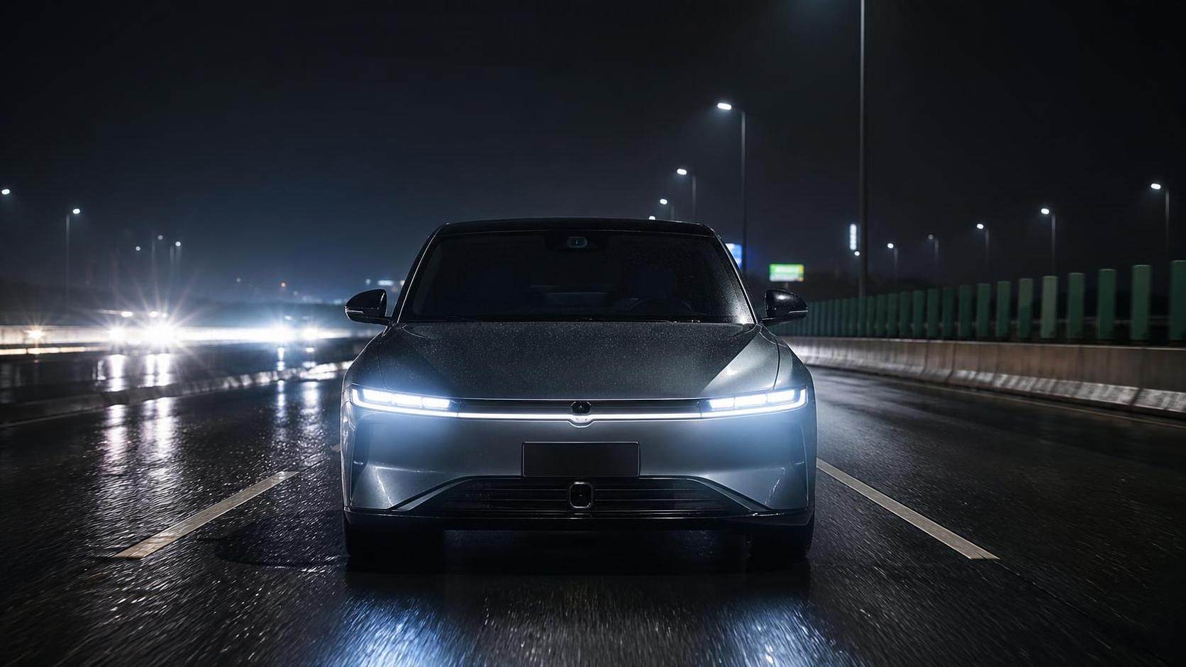 How Smart Optical Perception Prevents Collisions in Low-Light Driving Conditions How Smart Optical Perception Prevents Collisions in Low-Light Driving Conditions