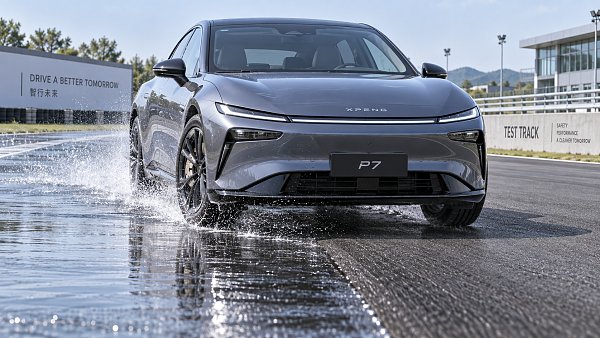 How Tire Dynamics Shape Braking Distance, Stability, and ABS Performance