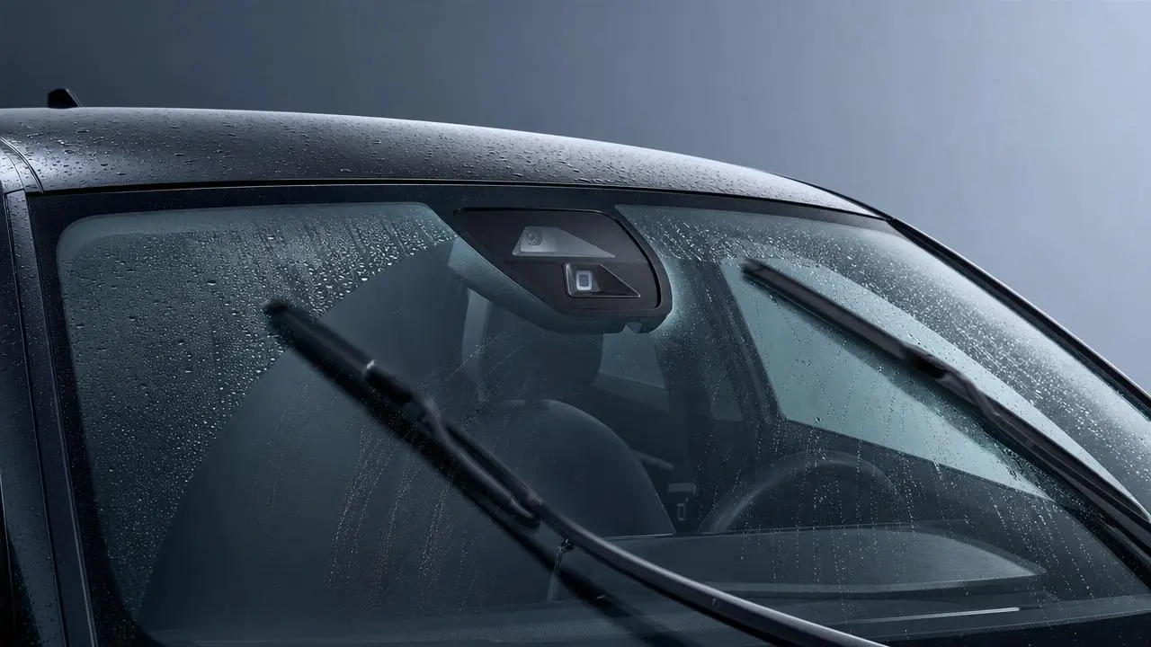Wiper Sensor Technology: How Rain Detection Works and What Affects Response Accuracy