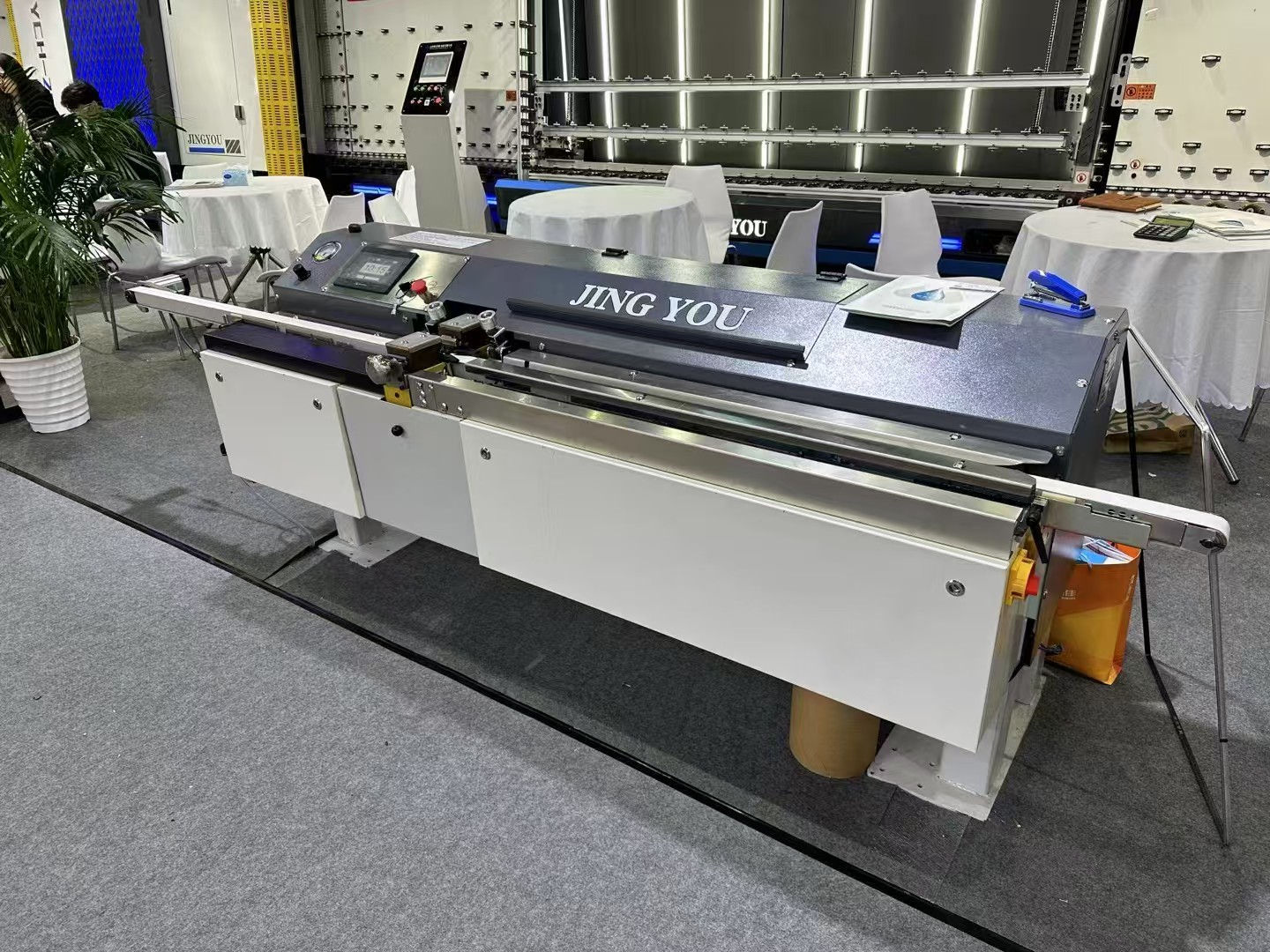 Butyl Sealing Machine