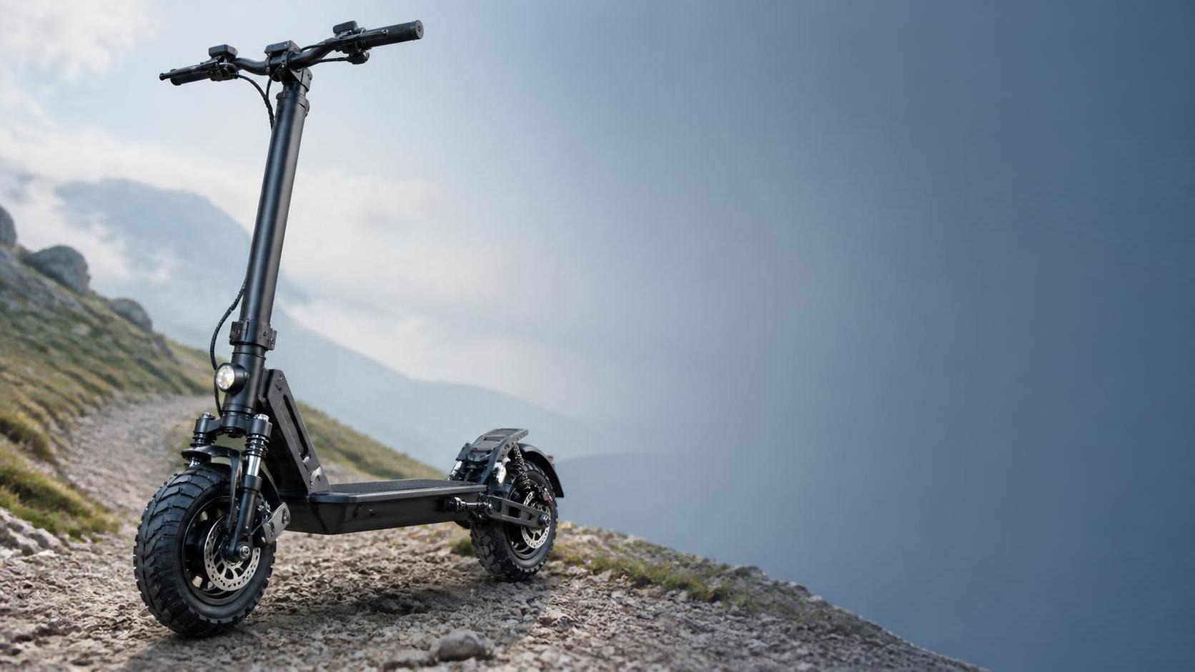 How to Compare All Terrain Electric Scooters for Range, Suspension, and Trail Safety