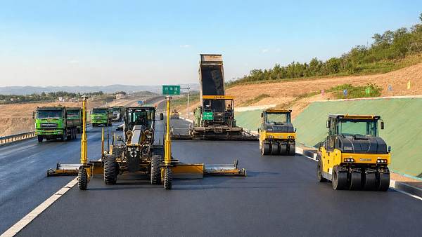 Road Construction Machinery: What Improves Paving Efficiency
