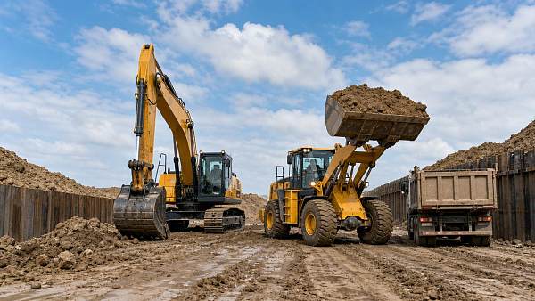 Earthmoving Machinery: How to Match Machine Size to Site Conditions