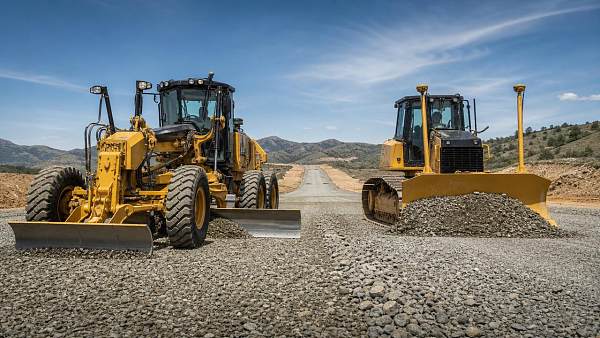 Motor Graders vs Dozers for Roadbase Leveling: Key Trade-Offs