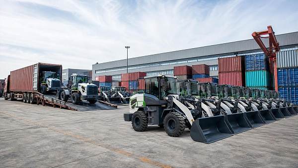 China E-Loader Exports Jump 90.9% as Lead Times Extend