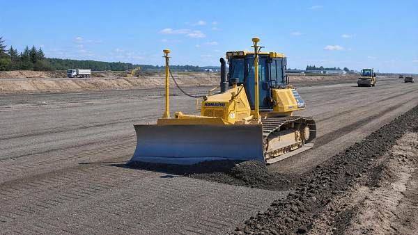 How Electro Hydraulic Control Improves Dozer Grading Accuracy