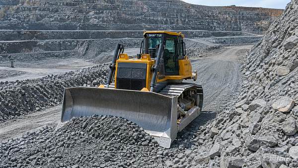 Is a Full-Hydraulic Bulldozer Worth the Extra Cost for Quarry Work?