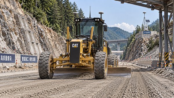 What causes grader GPS signal loss during active grading work