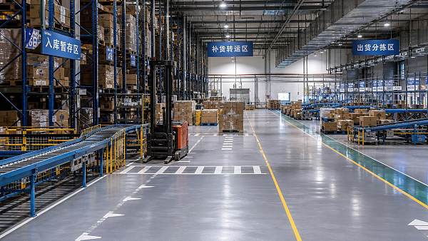 Material Handling Bottlenecks That Slow Warehouse Output Material Handling Bottlenecks That Slow Warehouse Output