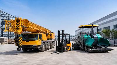 What Heavy Equipment Market Intelligence Should Buyers Review Before a Fleet Purchase?