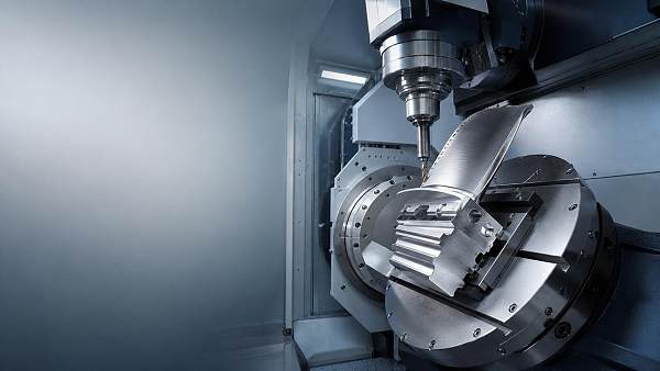Aero-Engine Blades: 5-Axis Strategies to Cut Cycle Time